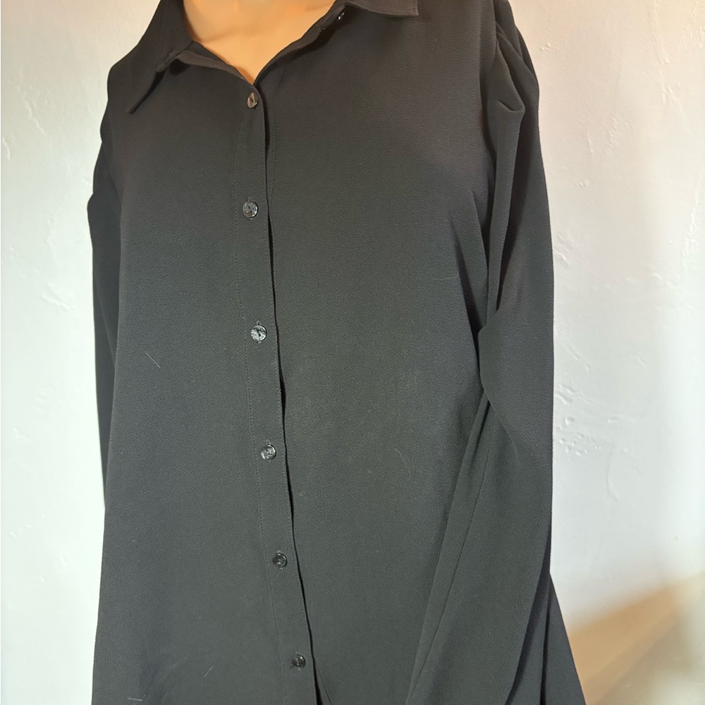 Leith Classic Black Button-down Blouse Size Medium